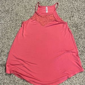Size L tank top